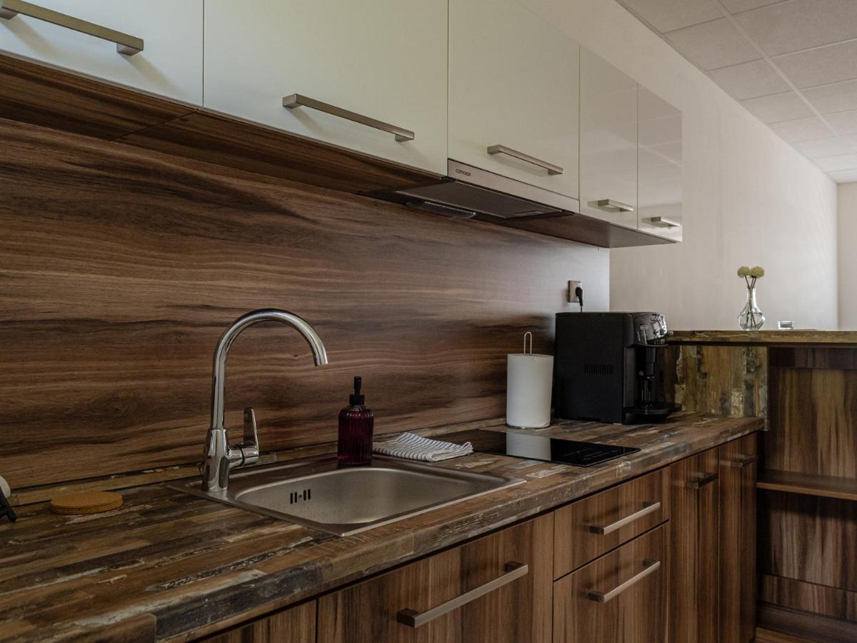 Apartmany Motocentrum คาลูชา ภายนอก รูปภาพ